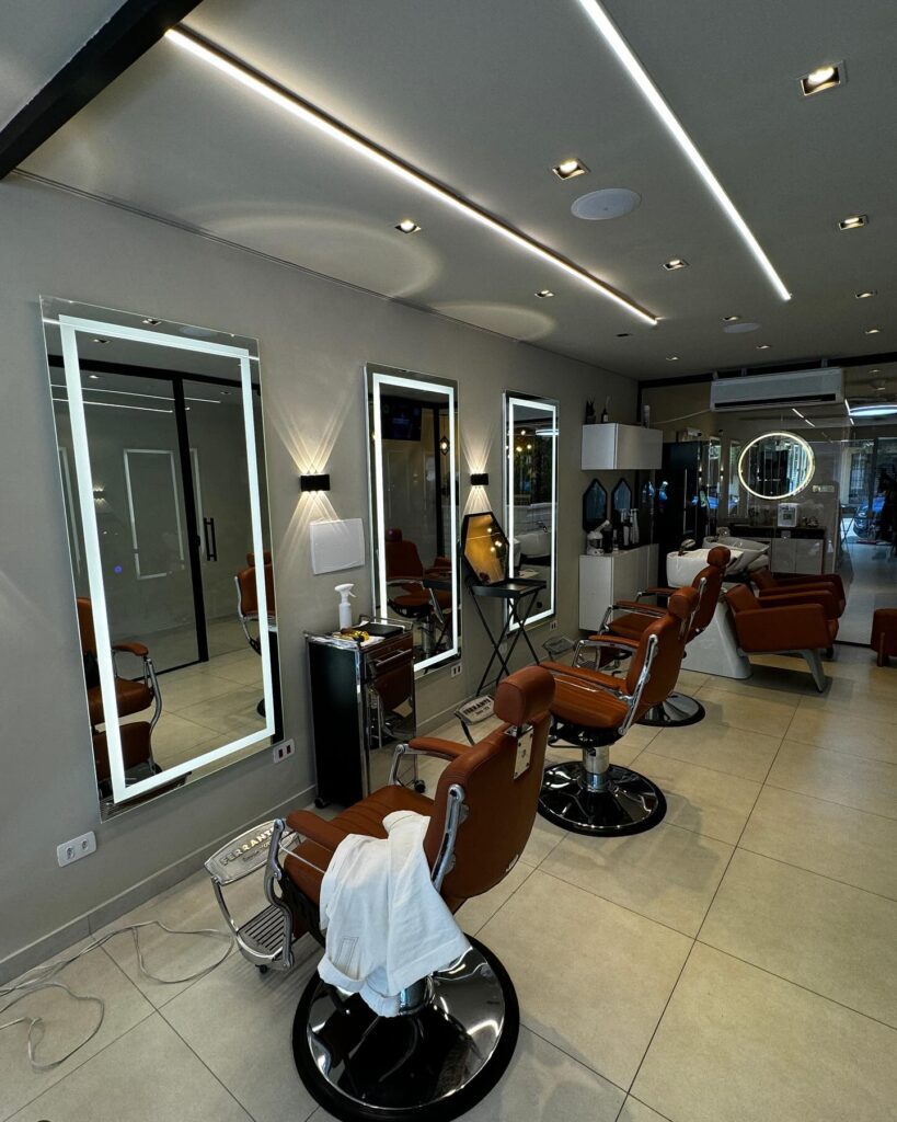 Interior do salão On Hair Concept